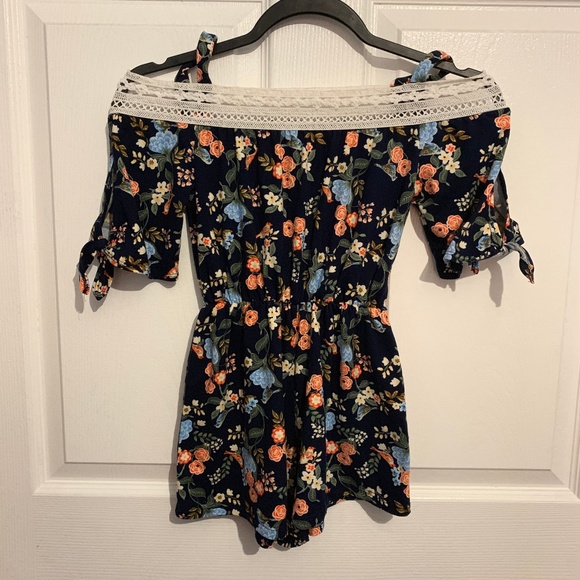 Heart & Arrow Other - Heart & Arrow Cold Shoulder Romper